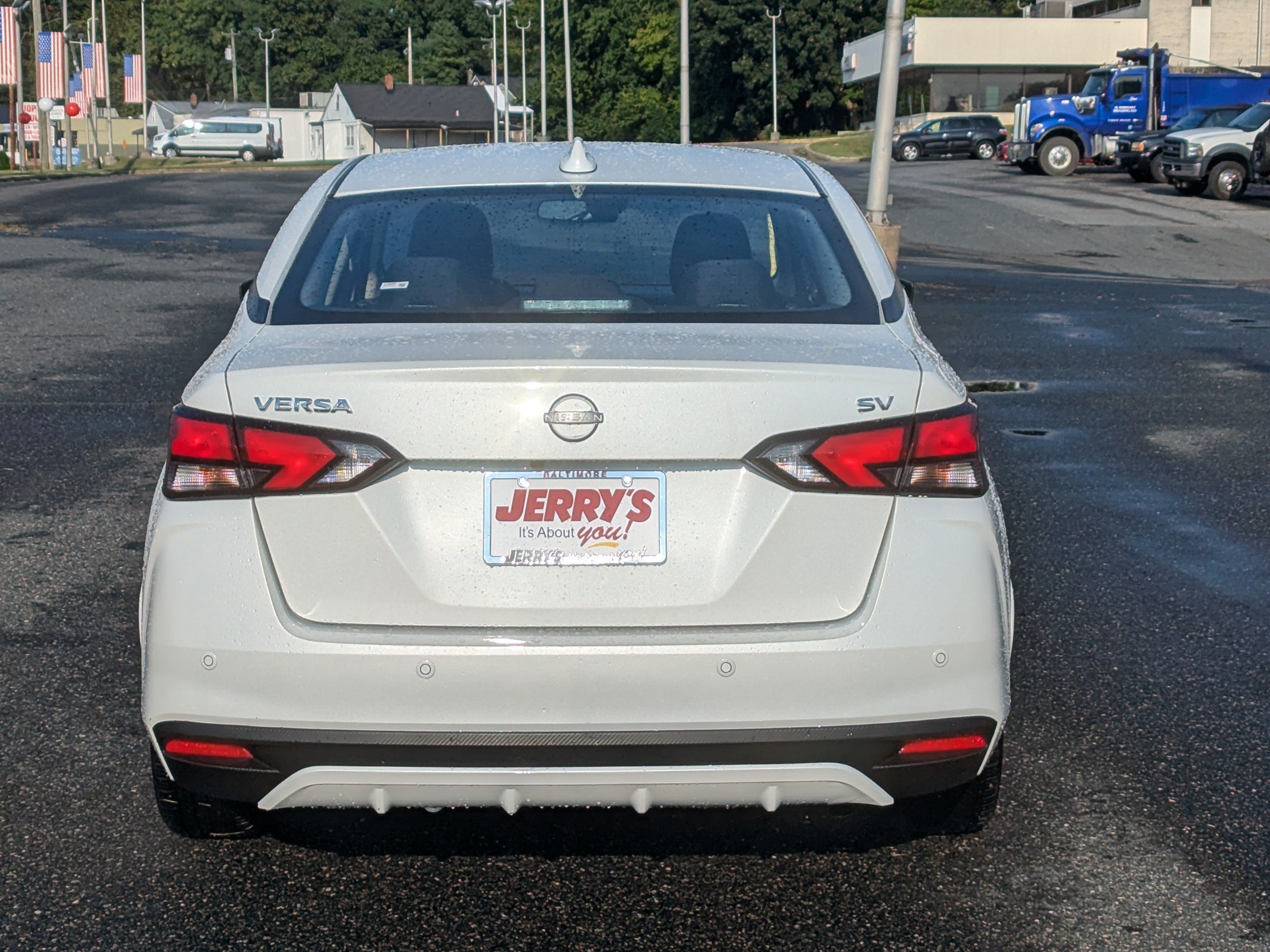 Used 2024 Nissan Versa SV FWD image 7