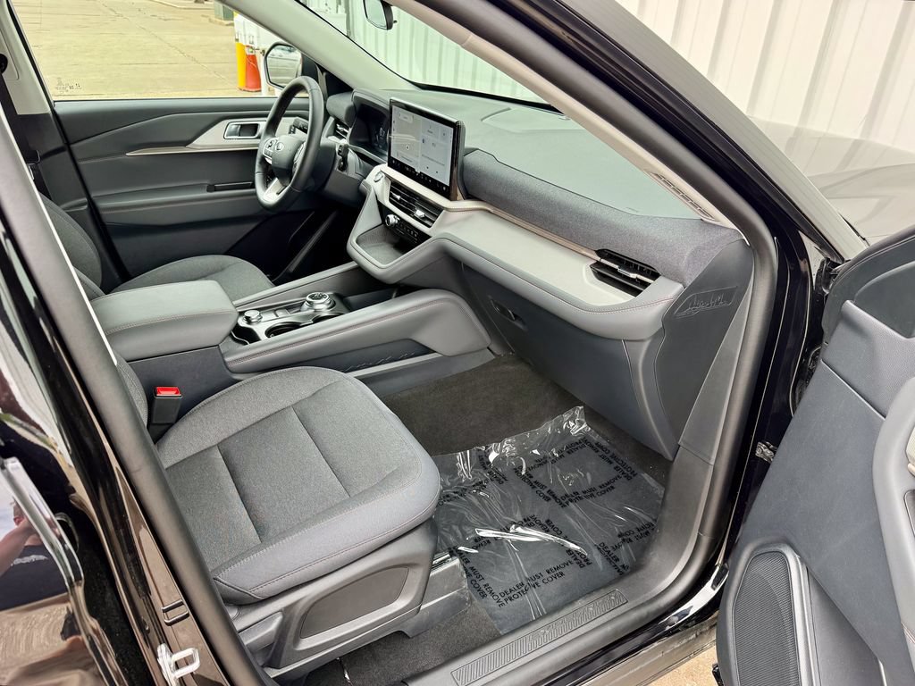 New 2026 Ford Explorer Active AWD/4WD image 21