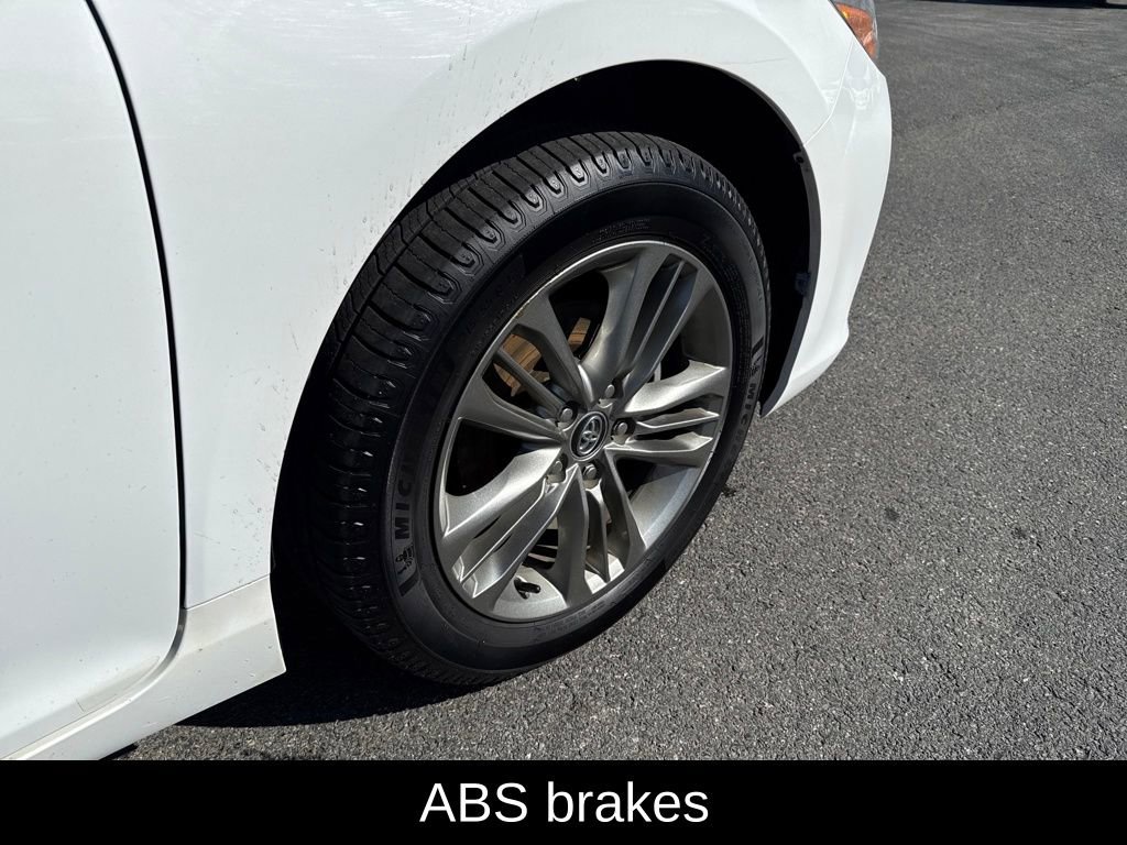 Used 2017 Toyota Camry SE image 9