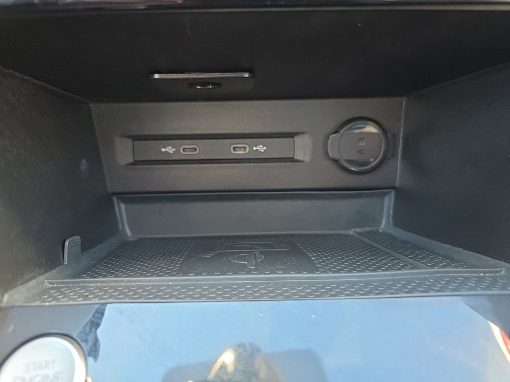 Used 2024 Volkswagen Taos SE image 27