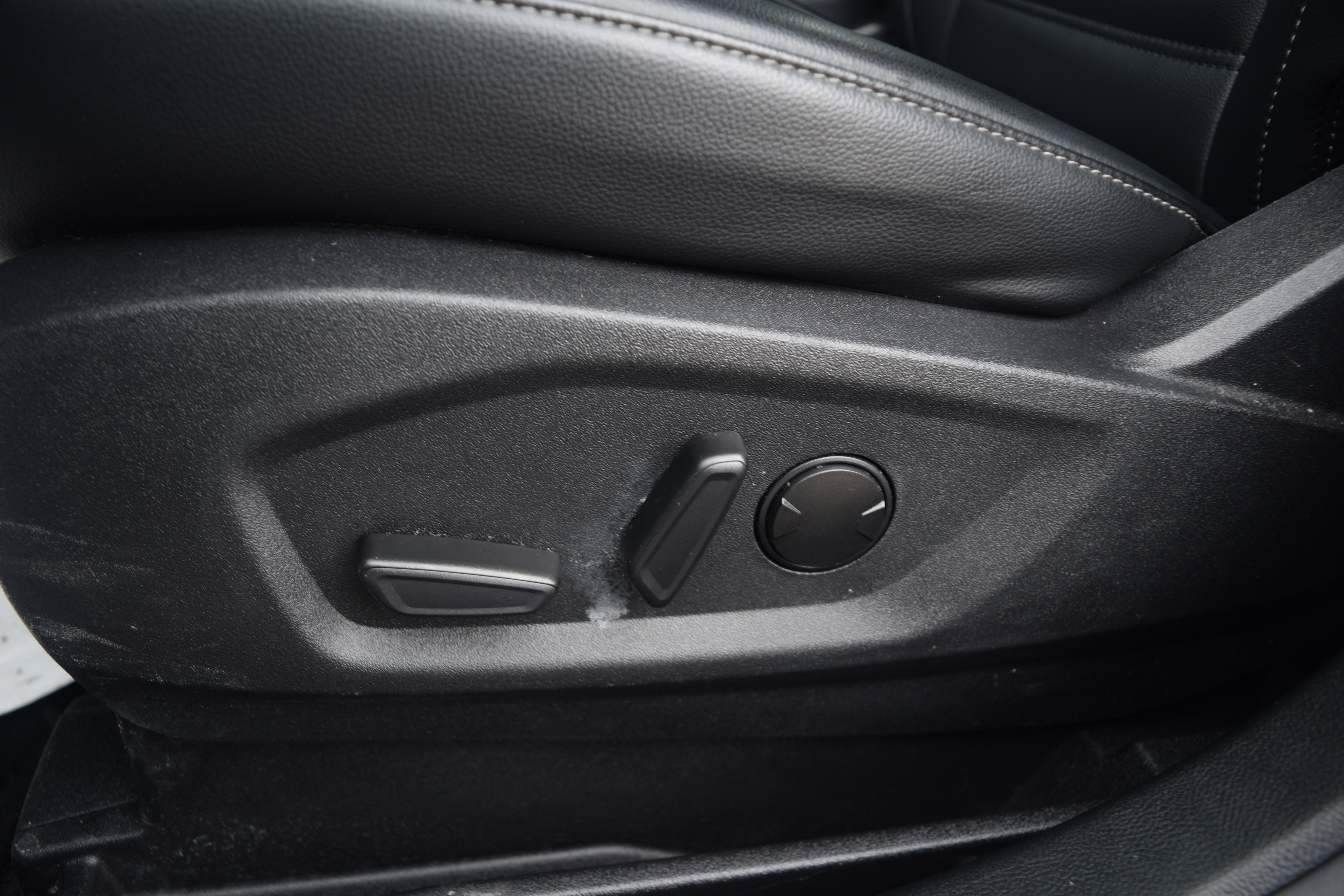 Used 2023 Ford Edge SEL w/ Convenience Package image 18