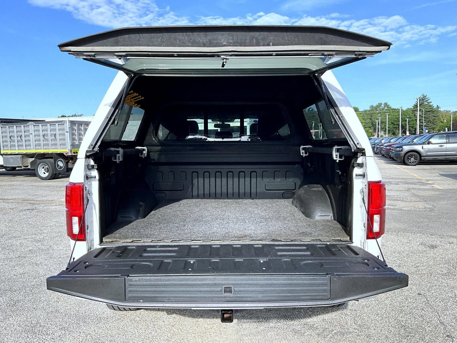 Used 2018 Ford F150 Platinum w/ Equipment Group 701A Luxury AWD/4WD image 10