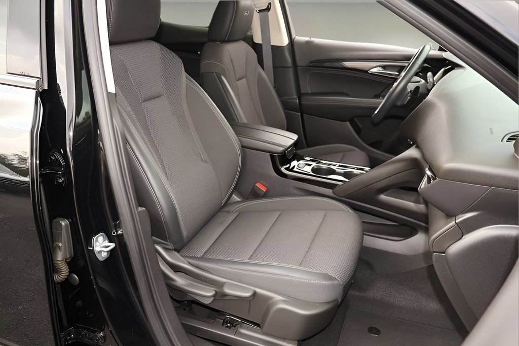 Used 2023 Buick Envision Preferred w/ Sport Touring Package AWD/4WD image 18