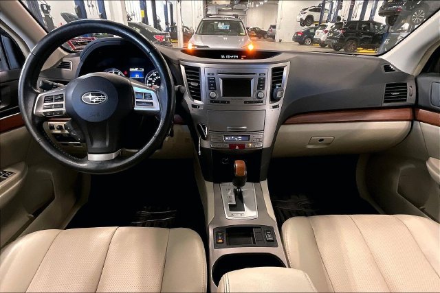 Used 2014 Subaru Outback 2.5i Limited w/ Moonroof Package AWD/4WD image 15