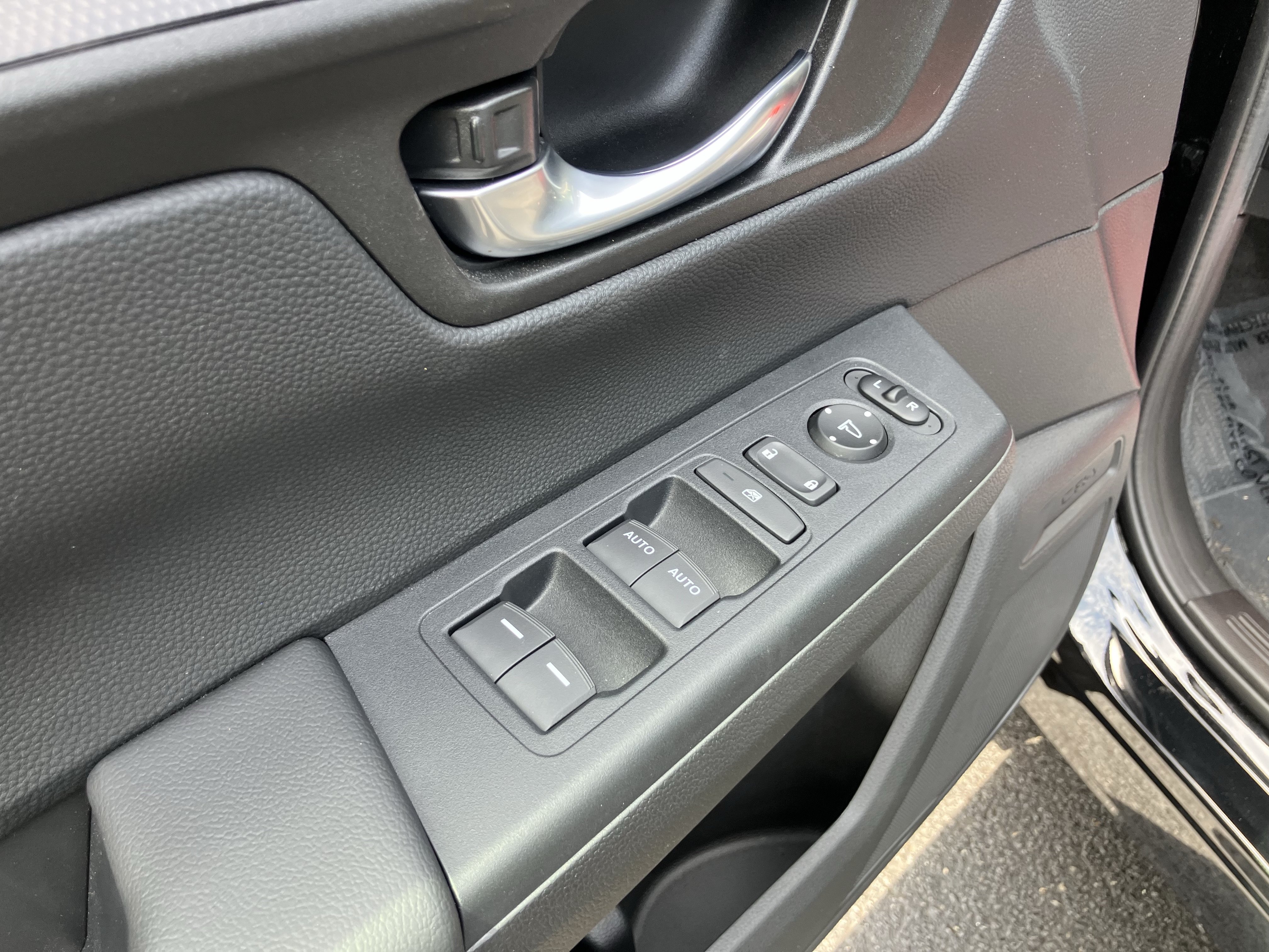 Certified 2025 Honda CR-V EX image 15