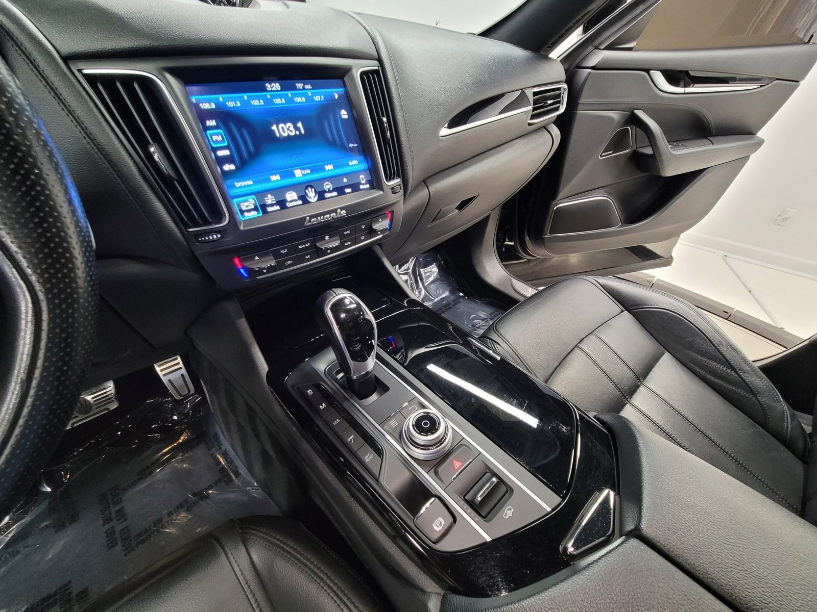 Used 2018 Maserati Levante GranSport image 28