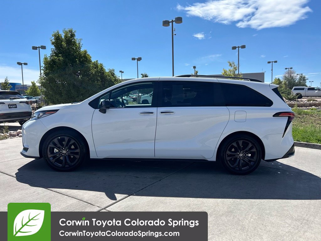 Used 2026 Toyota Sienna XSE FWD image 4