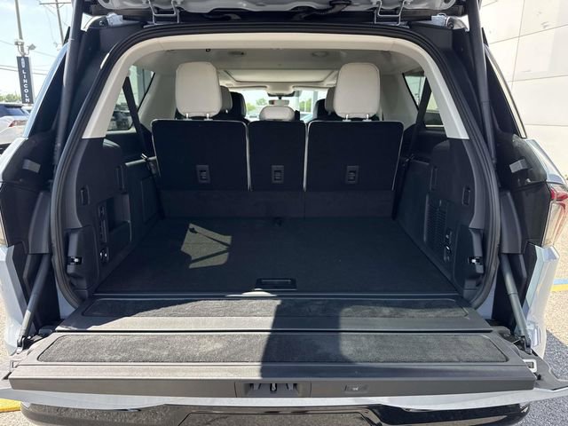 New 2026 Lincoln Navigator L Reserve AWD/4WD image 11