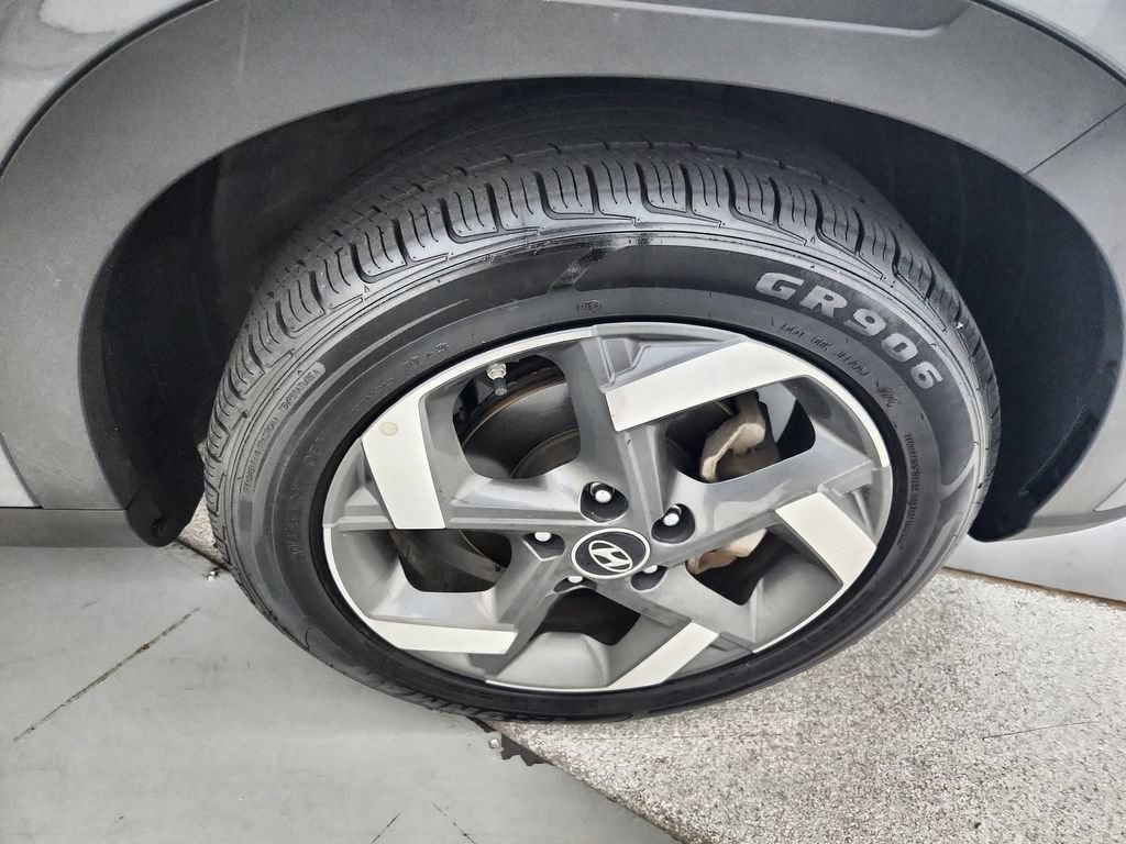 Used 2025 Hyundai Venue SEL FWD image 37