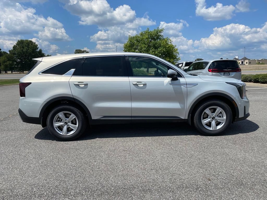 New 2026 Kia Sorento LX FWD image 9