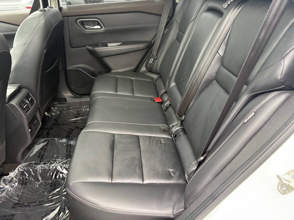 Used 2021 Nissan Rogue SL w/ Premium Package AWD/4WD image 16