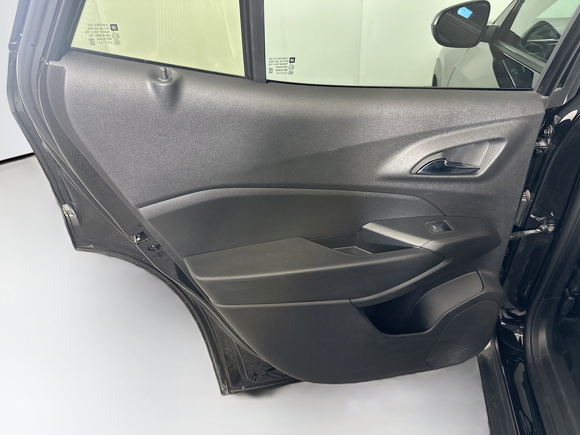 Used 2025 Chevrolet Trax LT w/ LT Convenience Package image 25
