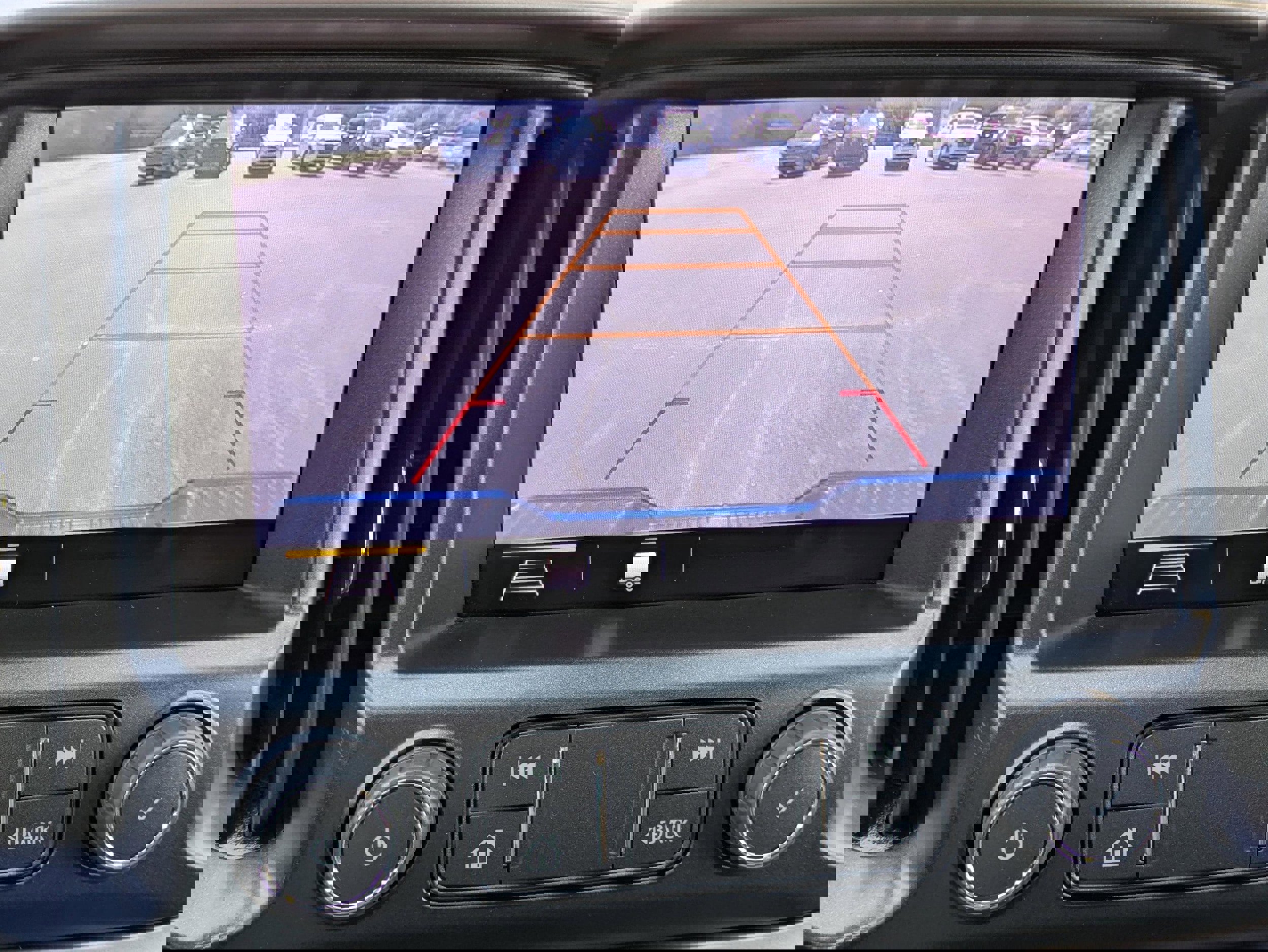 Used 2022 Chevrolet Colorado Z71 w/ Safety Package image 24