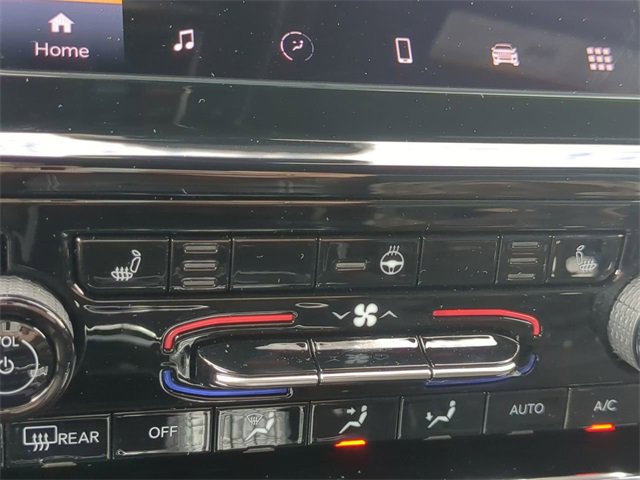 New 2025 Jeep Grand Cherokee Altitude image 22