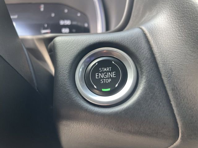 Used 2024 GMC Yukon SLT image 16