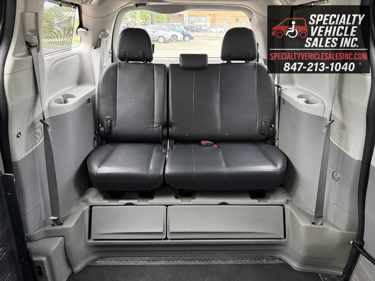 Used 2014 Toyota Sienna SE FWD image 25