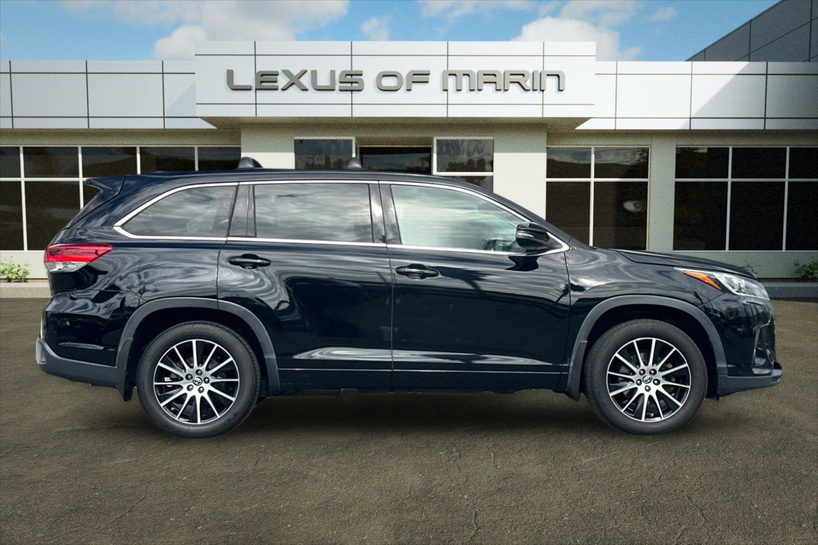 Used 2017 Toyota Highlander XLE image 7