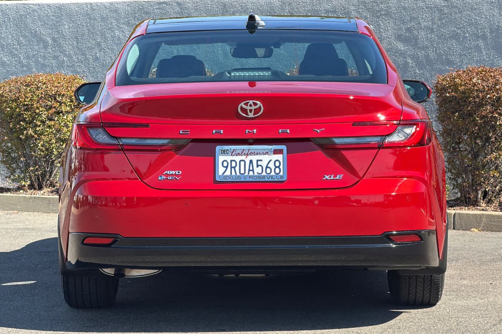 Used 2025 Toyota Camry XLE w/ Premium Plus Package AWD/4WD image 8