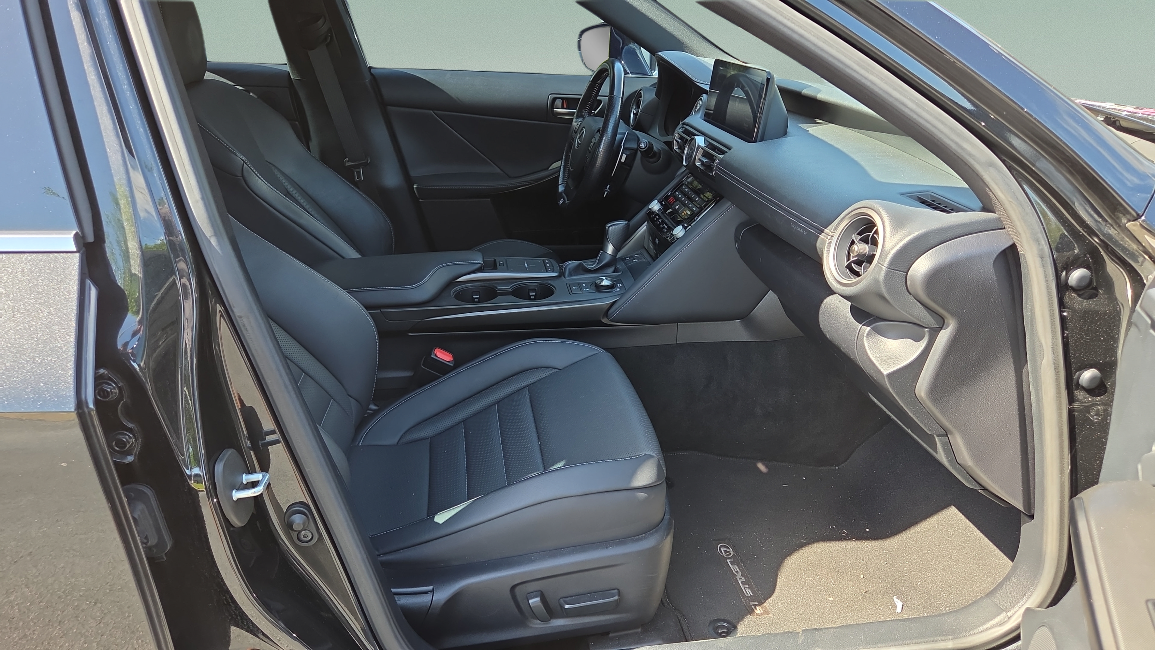 Used 2022 Lexus IS 350 F Sport RWD image 21