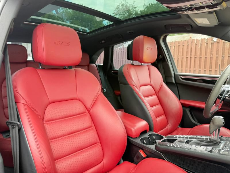 Used 2017 Porsche Macan GTS AWD/4WD image 33