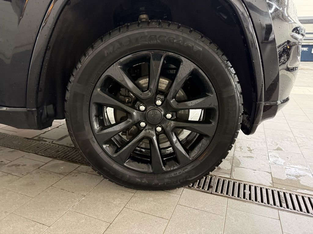 Used 2020 Jeep Grand Cherokee Altitude image 28