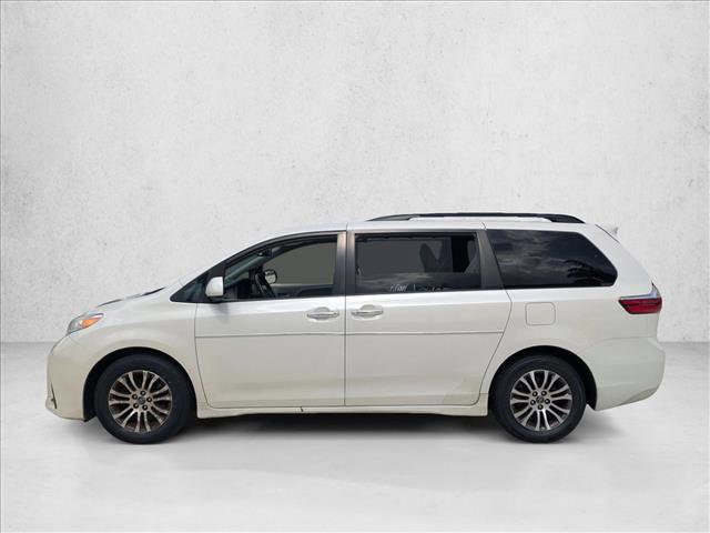Used 2019 Toyota Sienna XLE w/ XLE Navigation Package FWD image 8