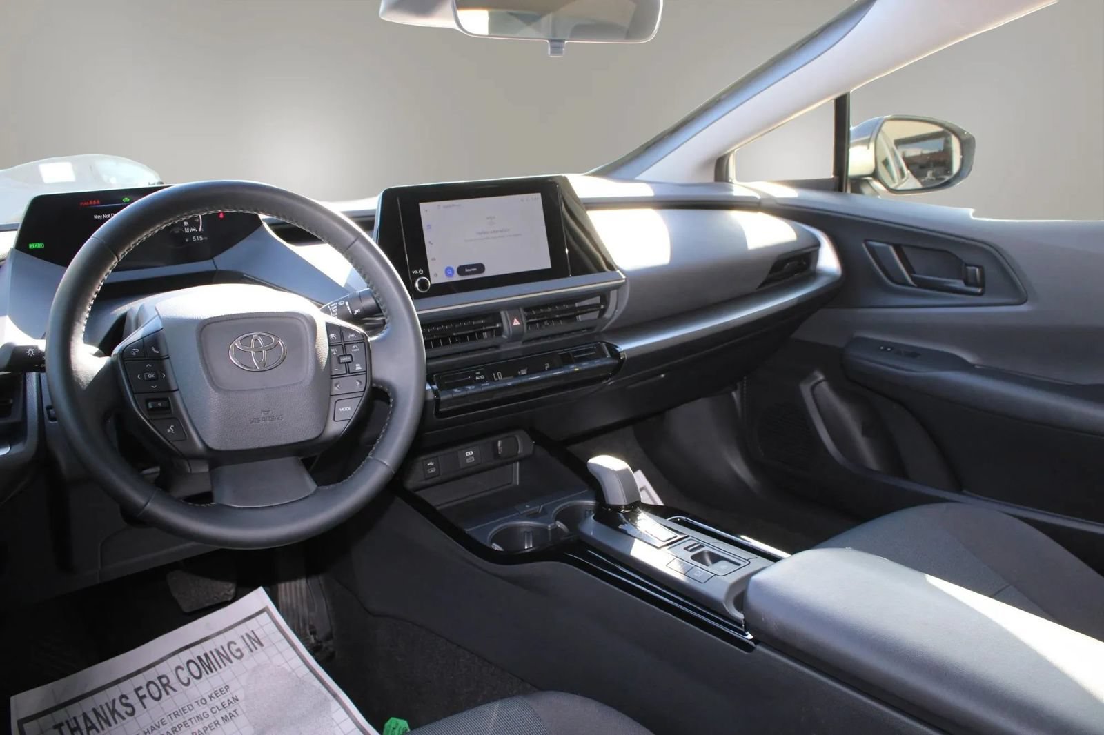 Used 2025 Toyota Prius LE FWD image 28