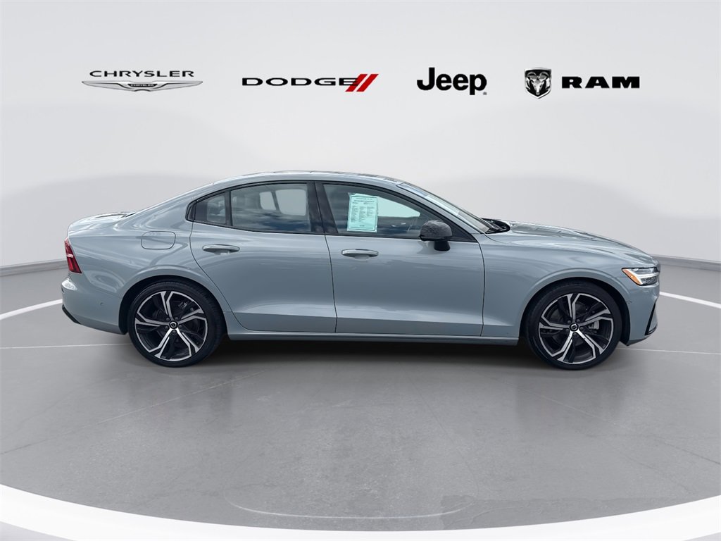 Used 2024 Volvo S60 B5 Plus image 2