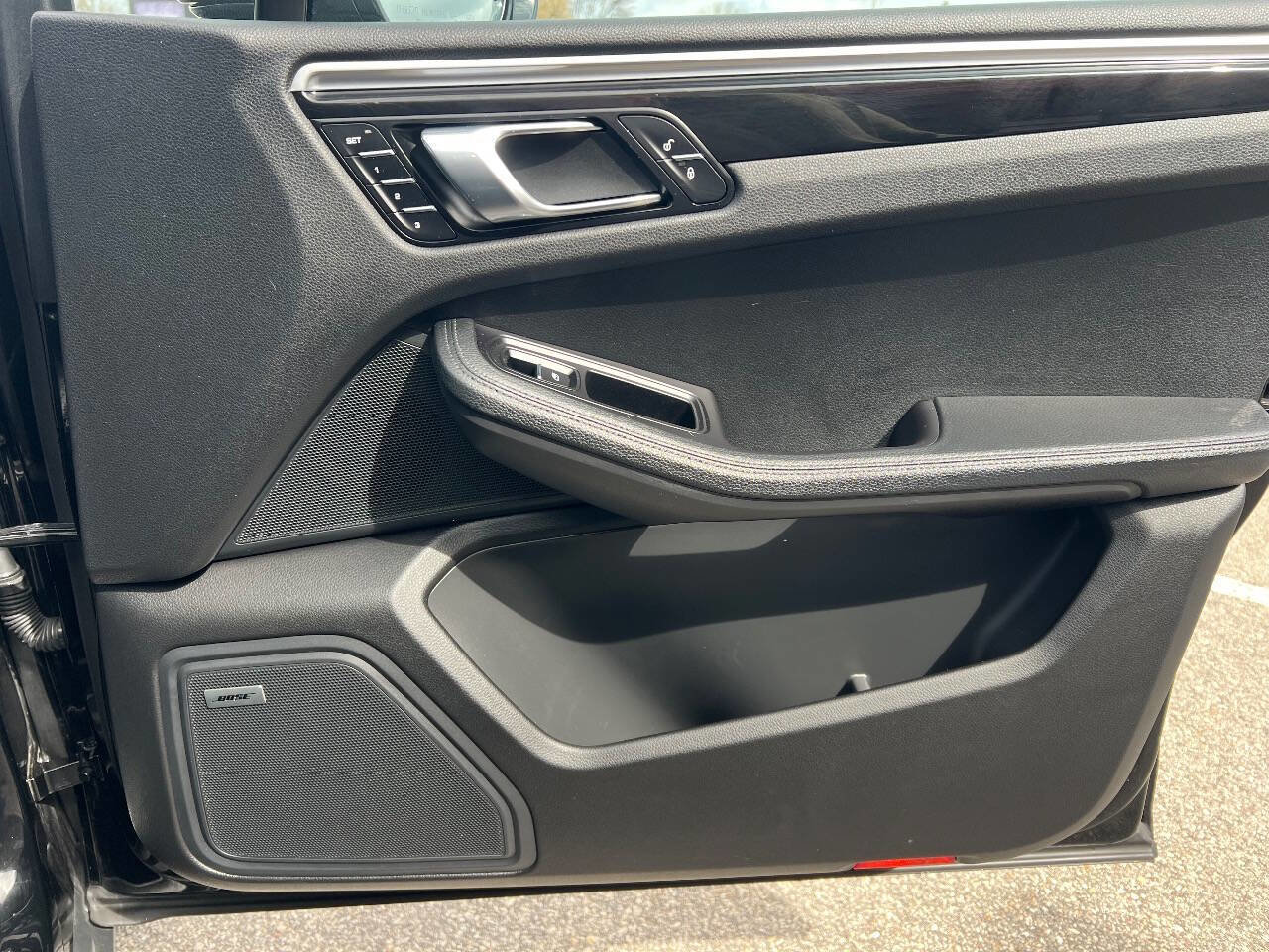 Used 2018 Porsche Macan image 23