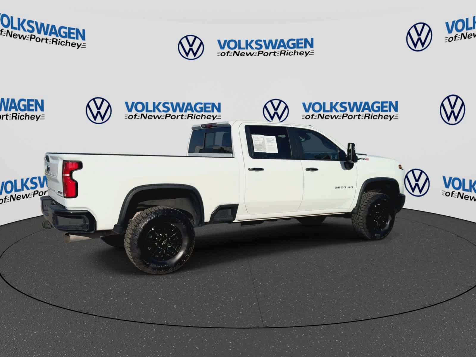 Used 2026 Chevrolet Silverado 2500 ZR2 AWD/4WD image 8