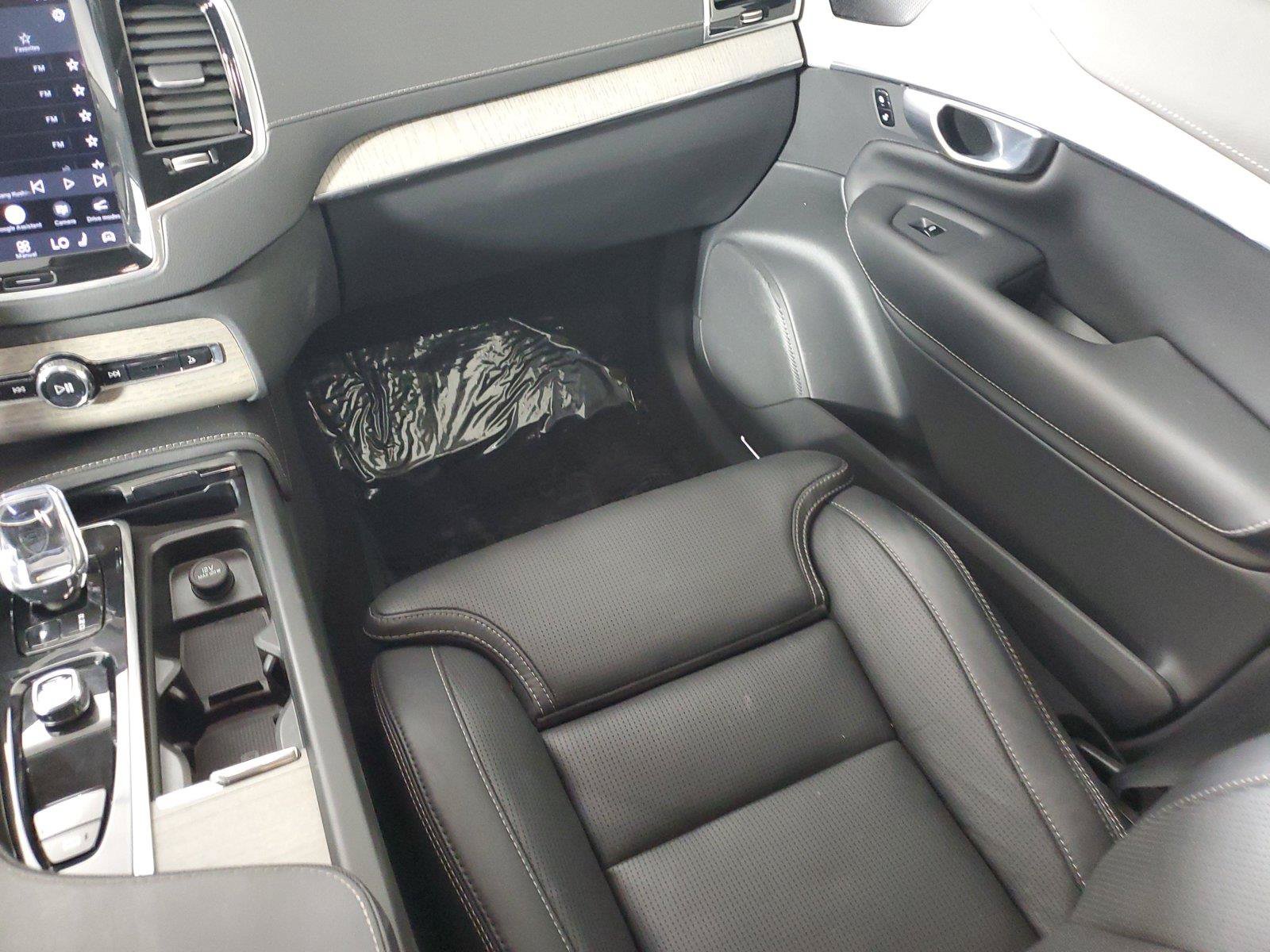 Certified 2024 Volvo XC90 T8 Ultimate w/ Protection Package AWD/4WD image 16