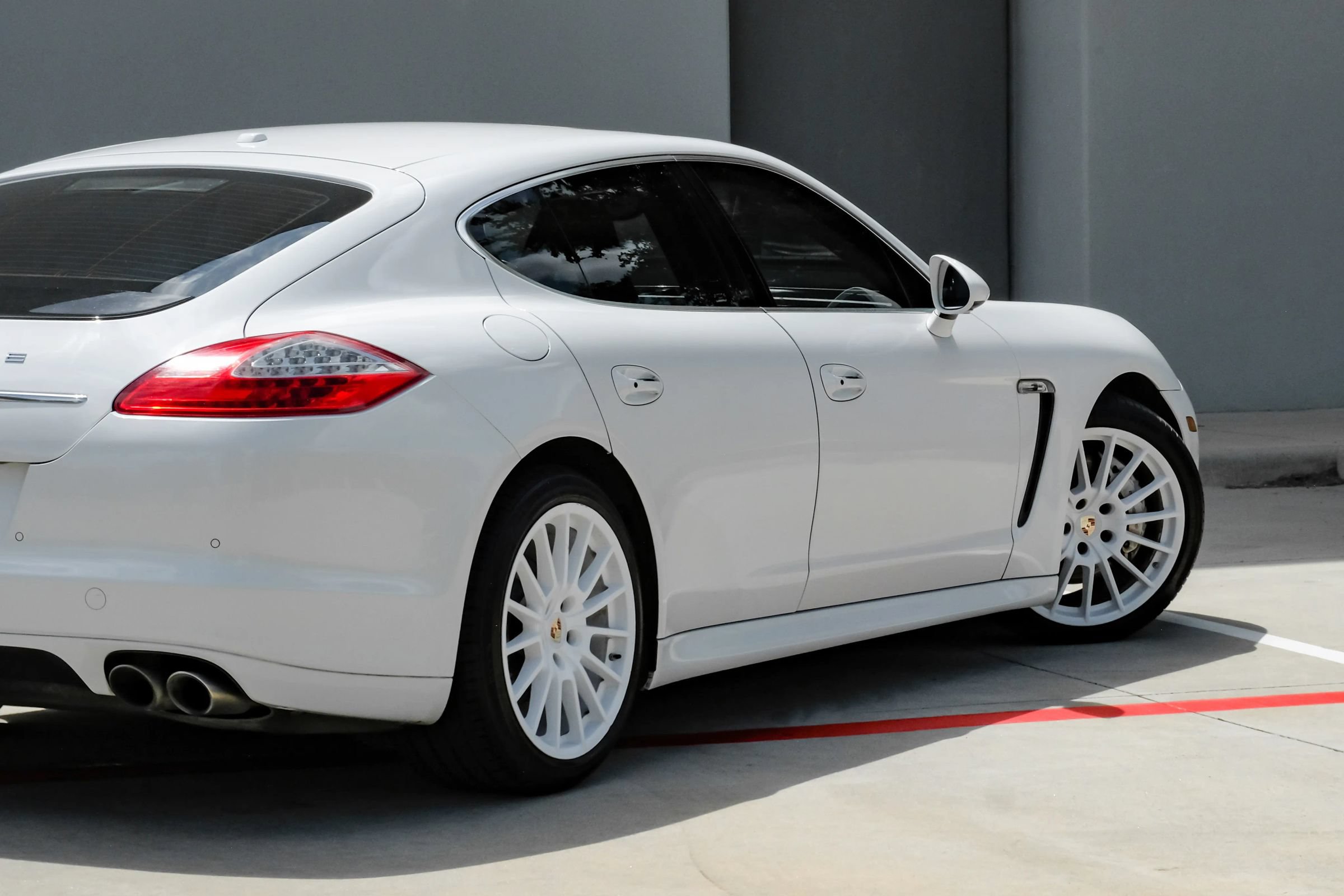 Used 2013 Porsche Panamera S RWD image 6
