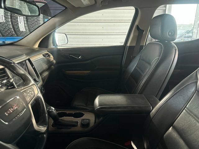 Used 2019 GMC Acadia Denali w/ Technology Package FWD image 17