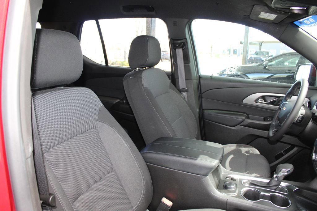Used 2022 Chevrolet Traverse LT w/ LPO, Floor Liner Package image 41