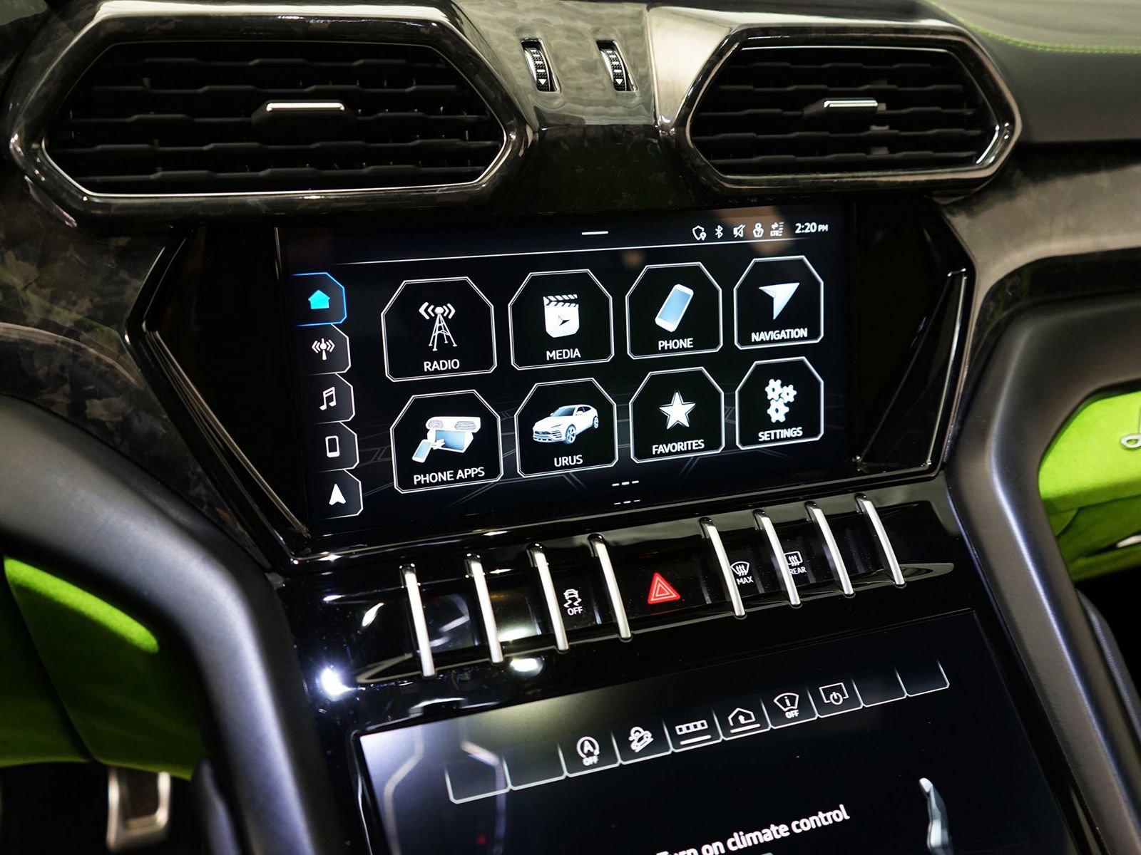 Used 2022 Lamborghini Urus image 19