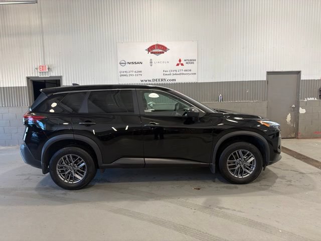 Used 2023 Nissan Rogue S AWD/4WD image 2