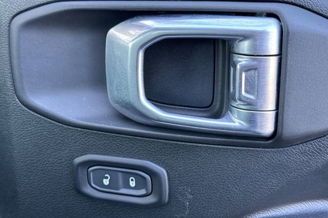 Used 2021 Jeep Wrangler Unlimited Rubicon image 22