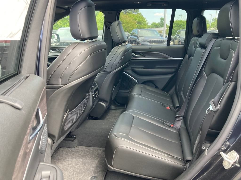 New 2024 Jeep Grand Cherokee Limited 4xe w/ Luxury Tech Group II image 21