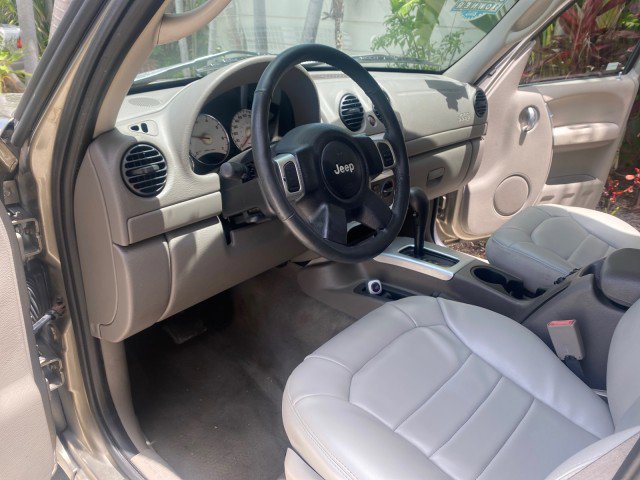 Used 2003 Jeep Liberty Limited image 39