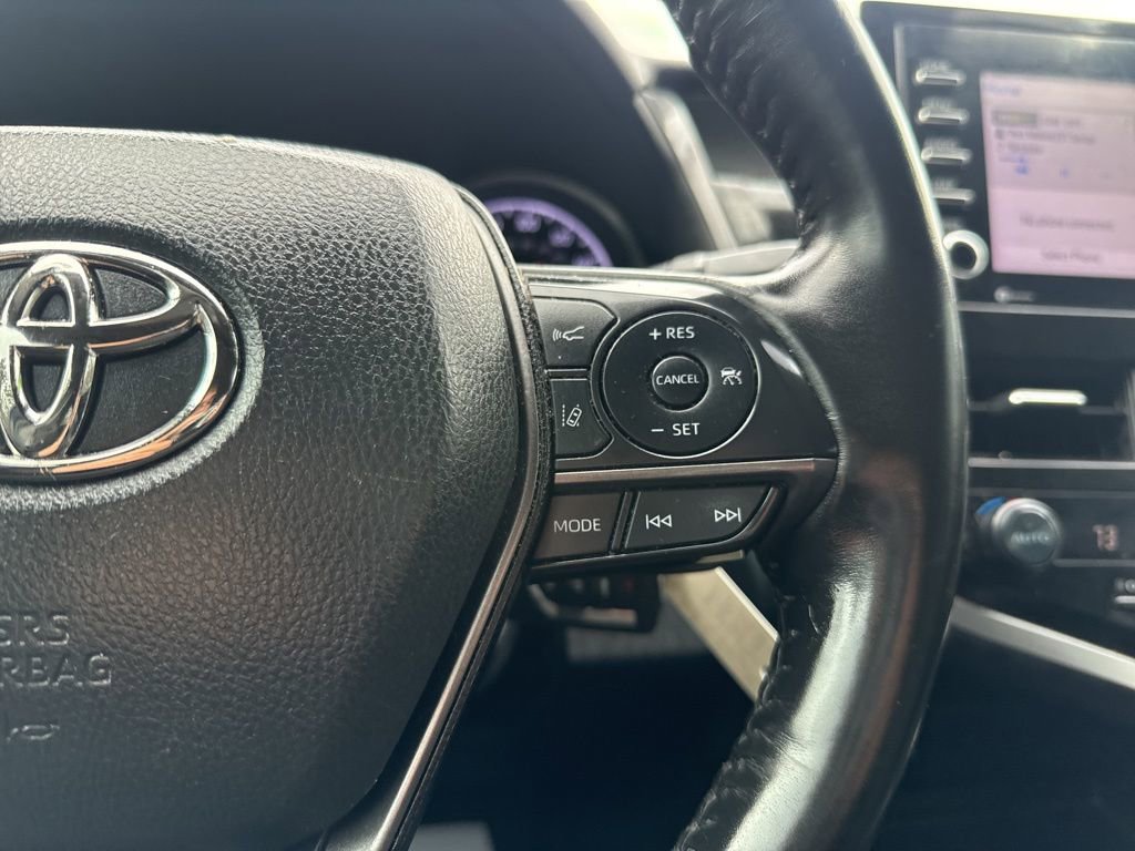 Used 2023 Toyota Camry SE w/ Cold Weather Package image 18