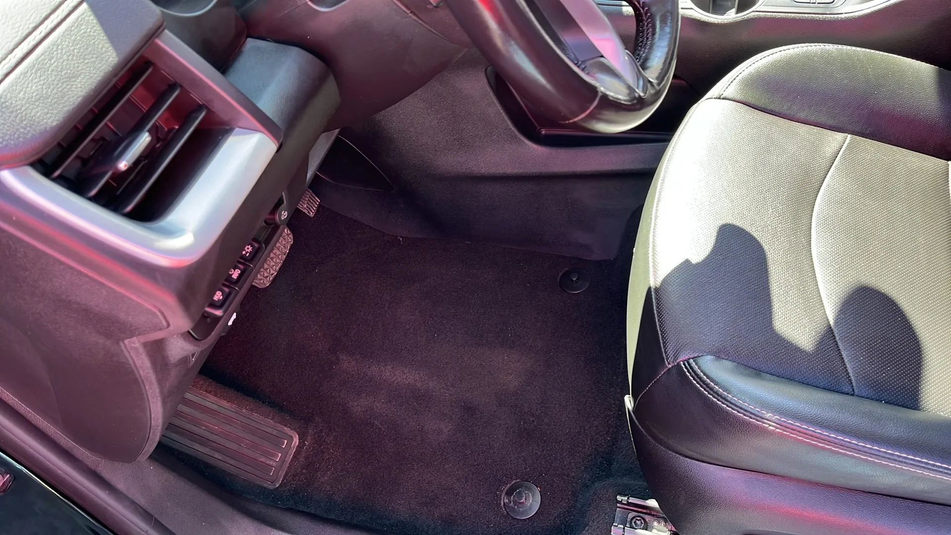 Used 2022 GMC Terrain SLT w/ Tech Package image 14