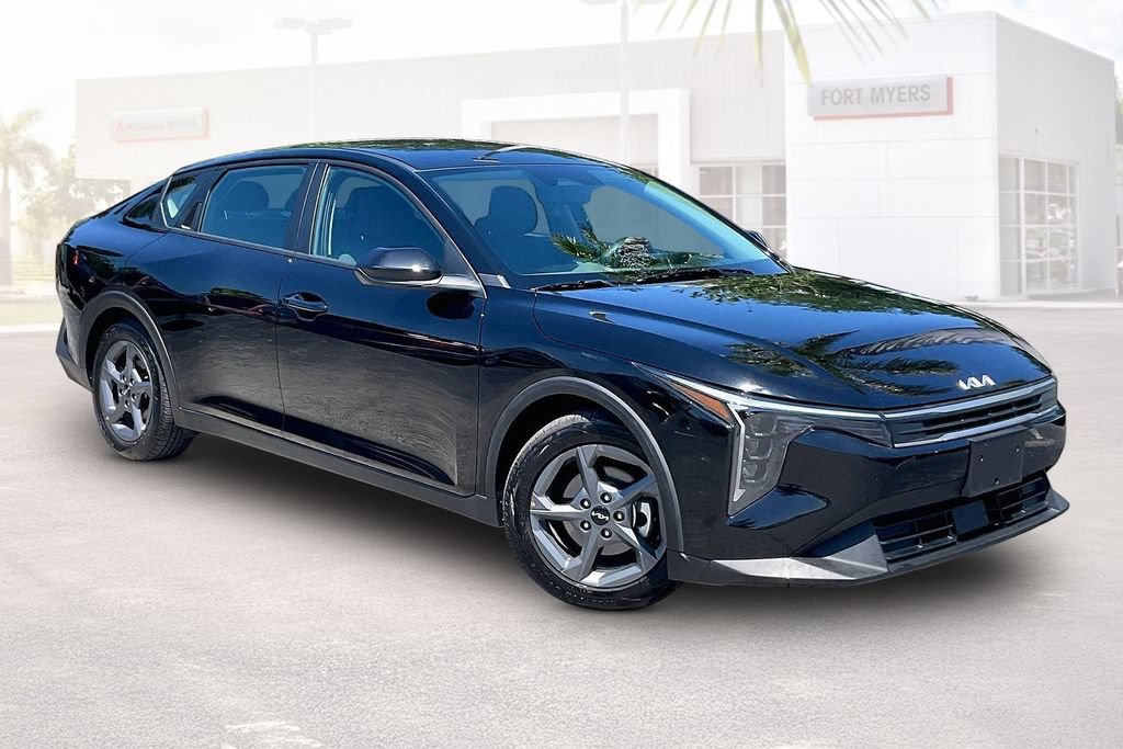 Used 2025 Kia K4 FWD image 1