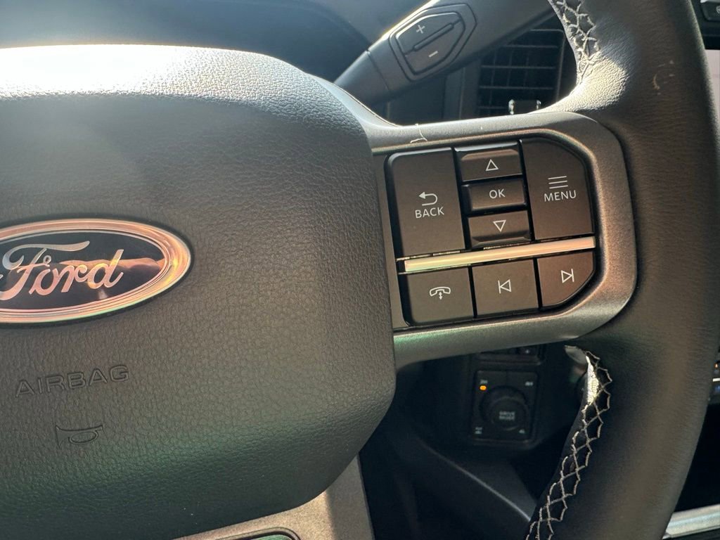 Used 2025 Ford F350 Lariat w/ Lariat Ultimate Package AWD/4WD image 19