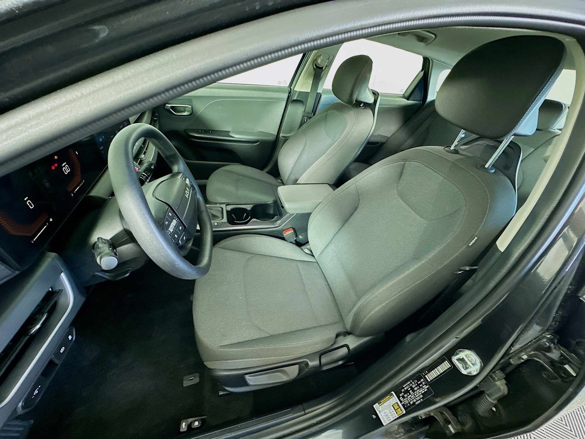 Used 2025 Kia K4 LXS image 13