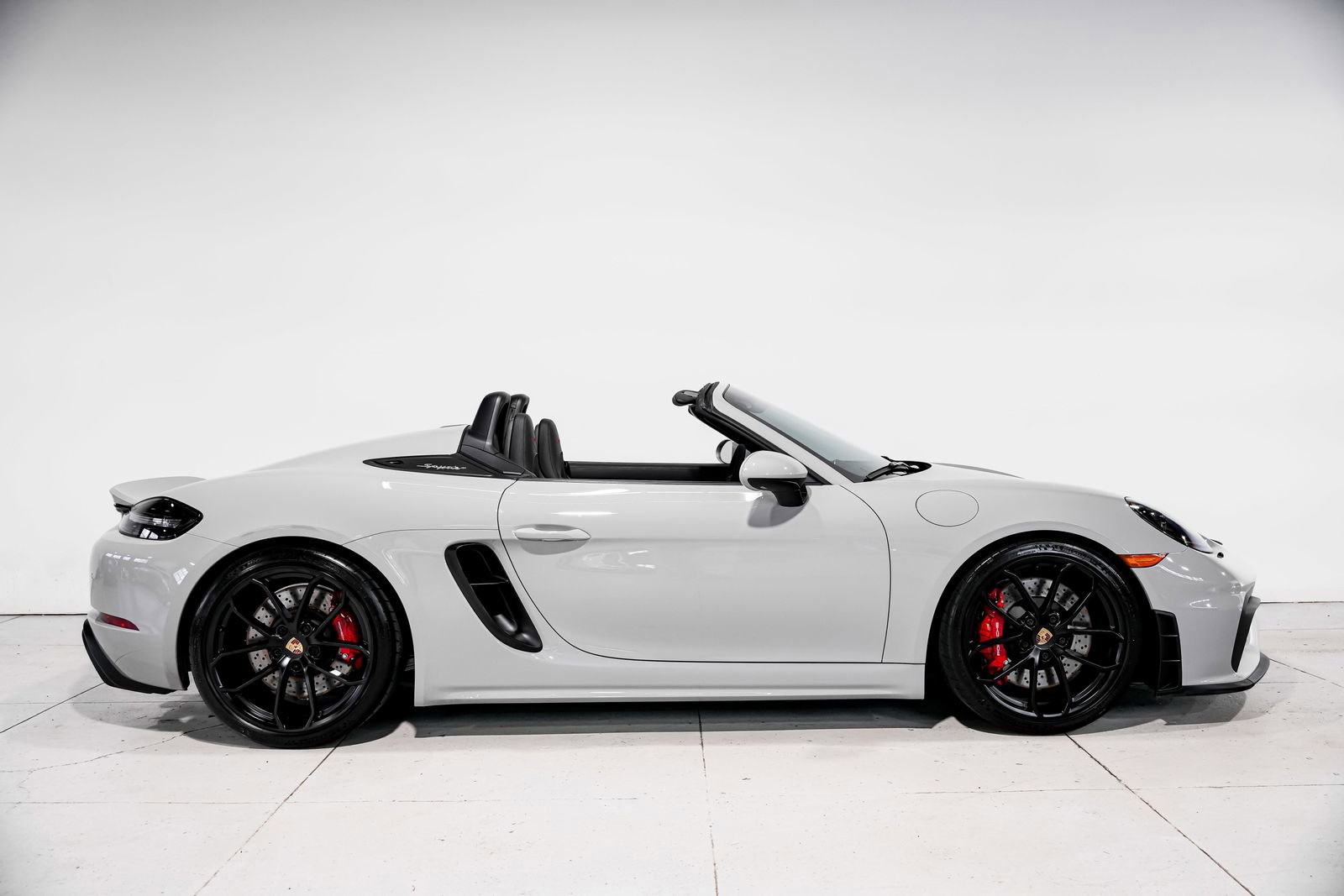 Used 2022 Porsche 718 Boxster Spyder RWD image 2
