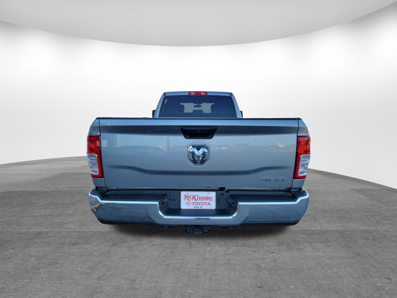 Used 2024 RAM 2500 Tradesman w/ Chrome Appearance Group AWD/4WD image 6