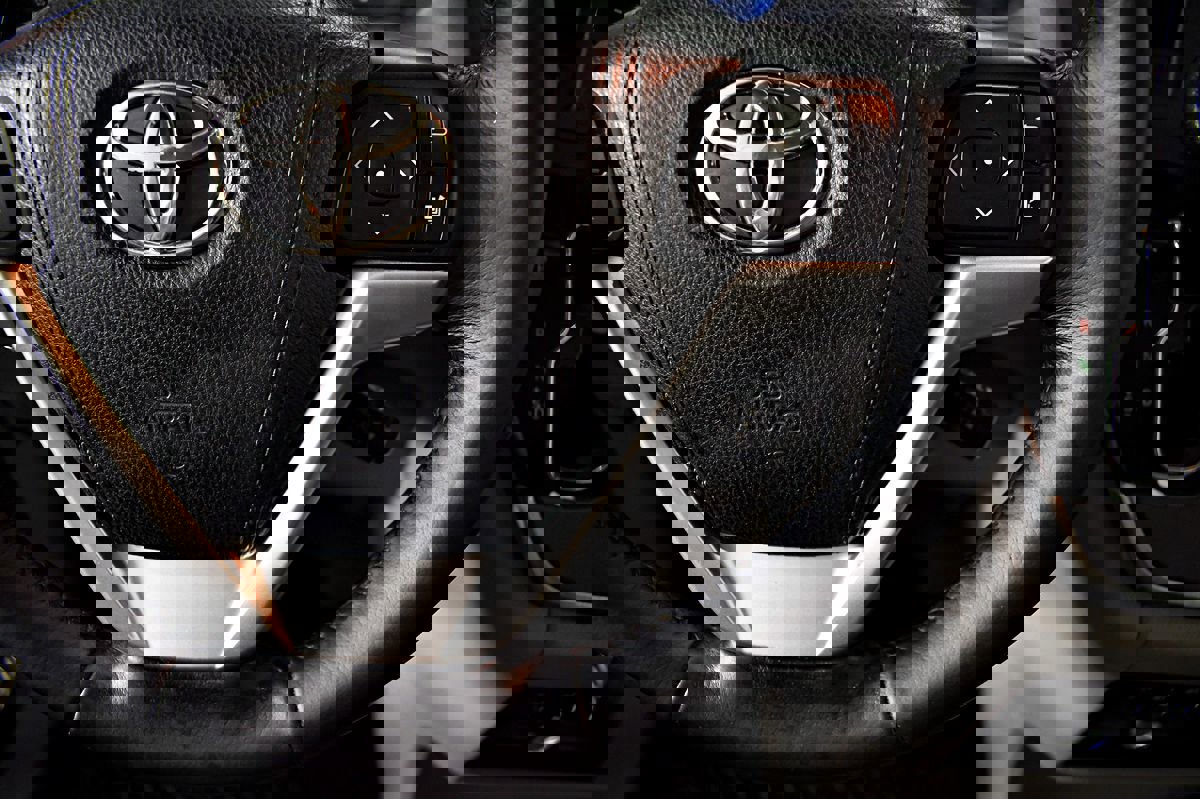 Used 2015 Toyota Sienna XLE image 22