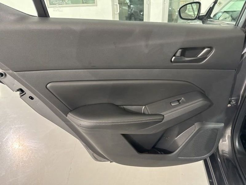 Used 2024 Nissan Altima 2.5 SV image 18