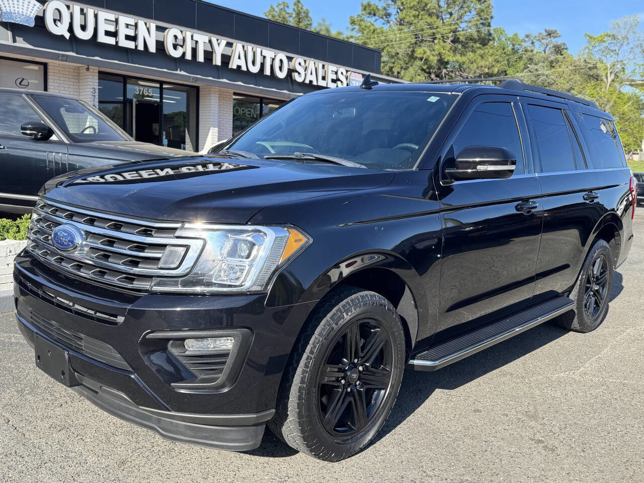 Used 2020 Ford Expedition XLT w/ Equipment Group 202A image 1