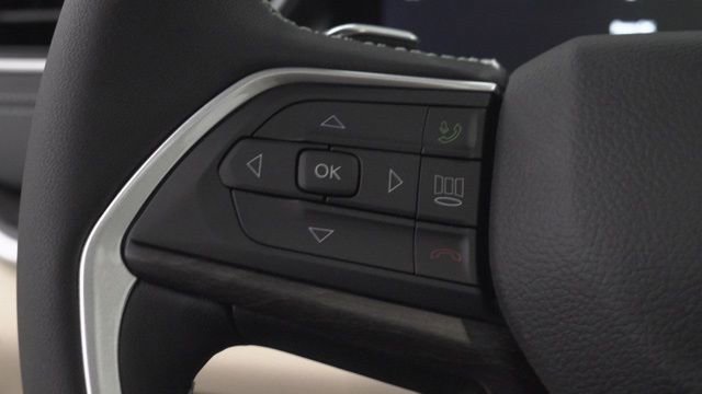 New 2025 Jeep Grand Cherokee L Limited w/ Luxury Tech Group II image 34